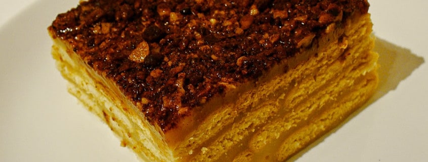 Vanilla Cake Featured